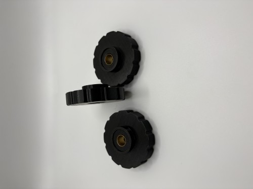Case CS150 - Lifter knobs without bushing