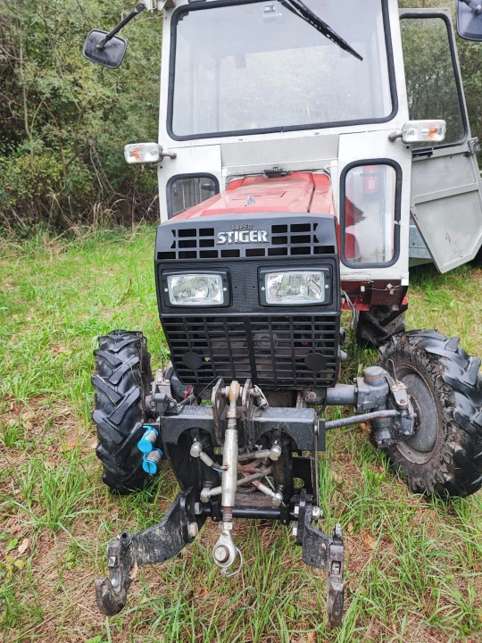 Shibaura - Grill pod światła Zetor - czarny podkład