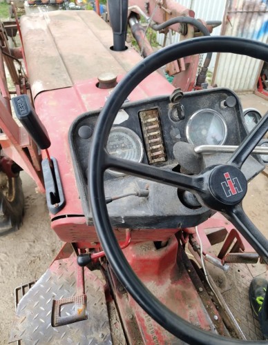 Case IH International - PTO Lever Locking Frame