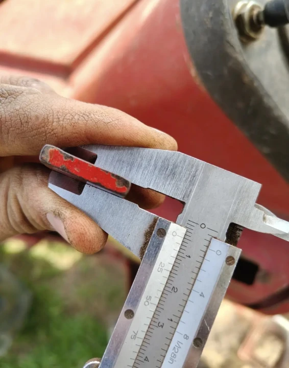 Case IH 844 International - PTO Disengagement Lever Handle Grip