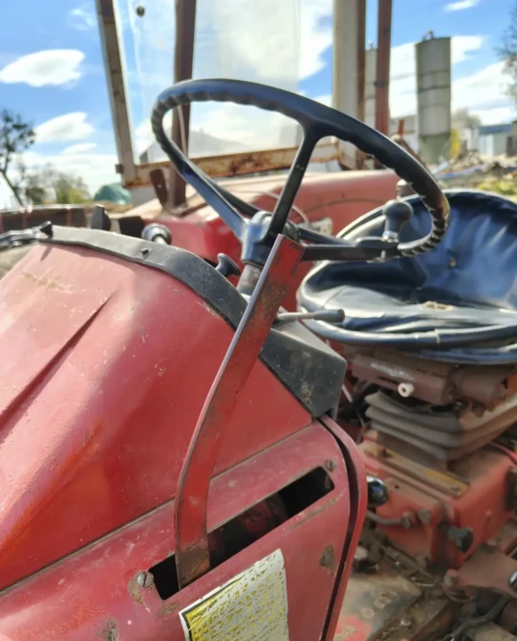 Case IH 844 International - PTO Disengagement Lever Handle Grip